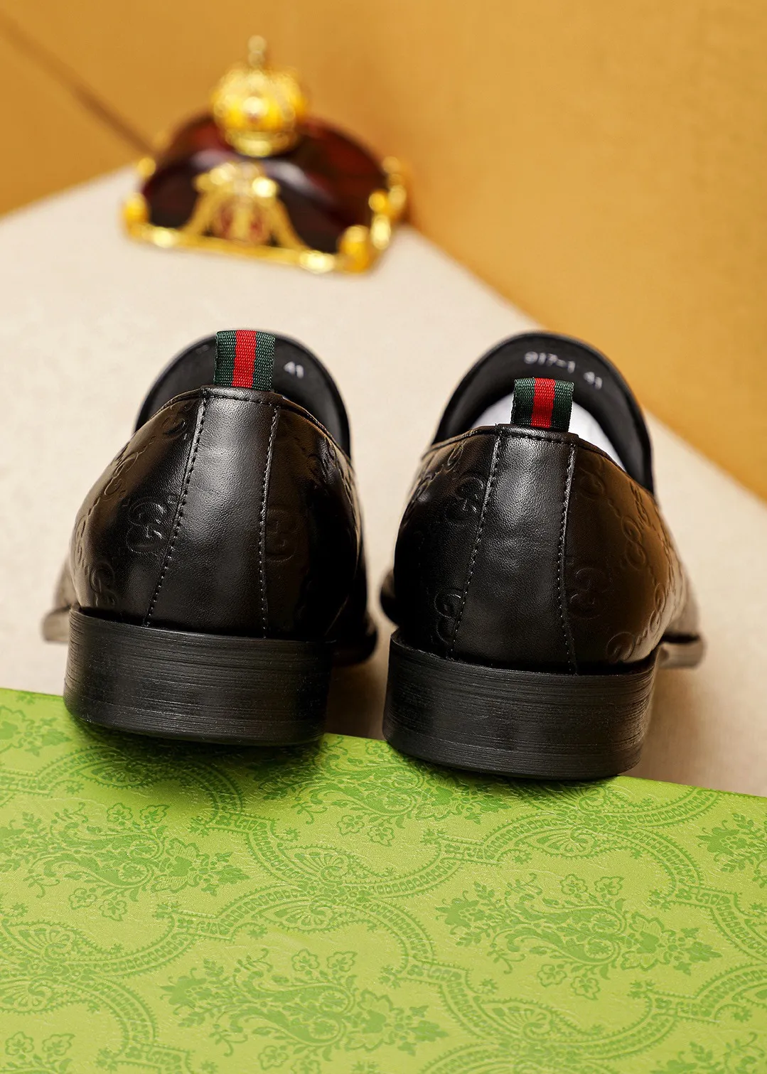 Men's shoes 💰400 💐 Product trademark: GUCCI "Gucci" casual leather shoes Regular size: 39-44 (38.45.46🉑️Customized) Product materials: Selected imported first-layer calfskin embossed upper + original hardware buckle, imported 🐑 sheepskin lining. Strong three-dimensional visual effect, combined outsole Color: 1⃣️color optional